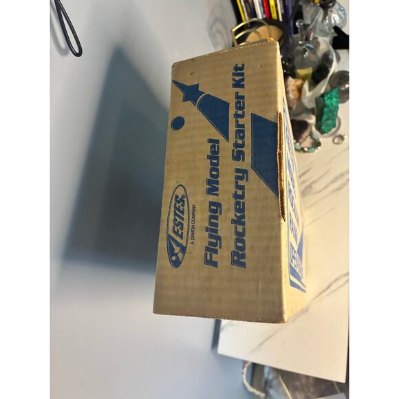 Estes Model Rocketry Starter Kit Range Operations Box Nearly Complete w/ Engines - Picture 4 of 8